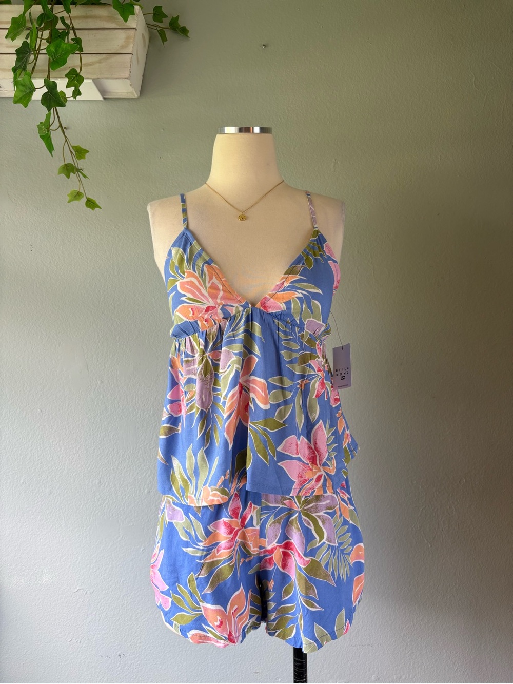 🦩 Billabong Carefree Cami Tank and Pipeline Shorts Set in Blue Tropical Floral